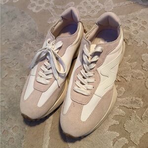 Steve Madden Neutral Beige & White Retro Runner Sneakers